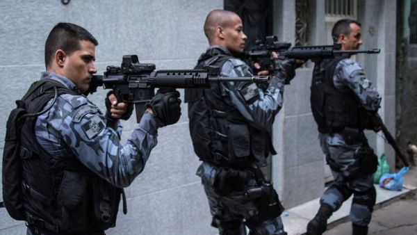 3 قتلى وتخريب مبان رسمية في أعمال عنف في البرازيل