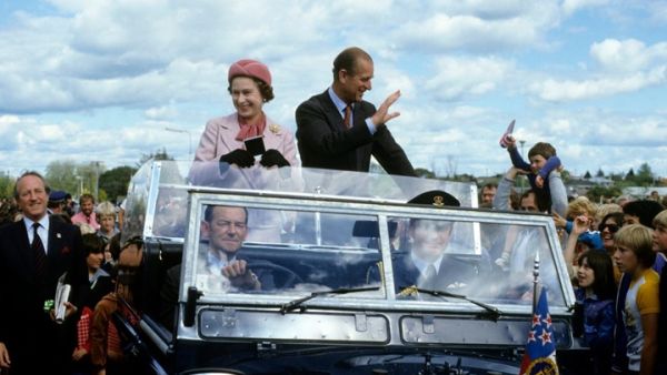 الملكة خلال زيارة نيوزيلندا في الثمانينات 
