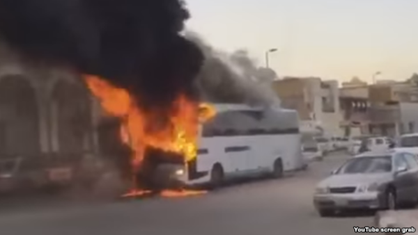احراق حافلة حكومية في السعودية 