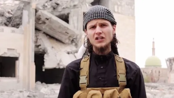 Abu Anwar al-Canadi, a 23-year-old Canadian who appeared in a Daesh propaganda video last year condemning Canada's involvement in the US-led coalition airstrikes, is reportedly among five Canadians killing fighting with the militant group in Syria. (AFP/File)