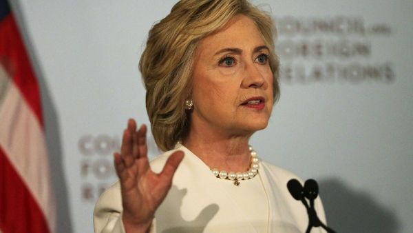 Former Secretary of State Hillary Clinton gives a speech on her approach to defeating Daesh at the Council on Foreign Relations on November 19, 2015. (AFP/Spencer Platt)