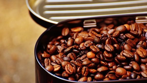 تناول حبوب القهوة غير المعالجة والمنزوعة الكافيين يمكن أن يسبب الأرق