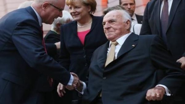 هيلموت كول.. مهندس الوحدة الألمانية
