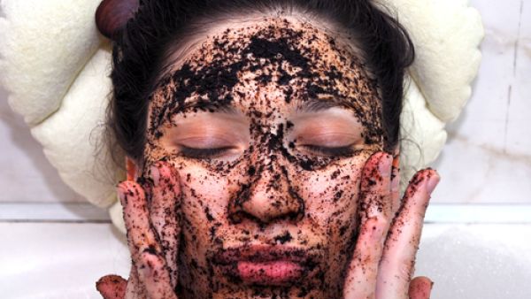 3 ماسكات من القهوة لبشرة مشدودة وجمال طبيعي