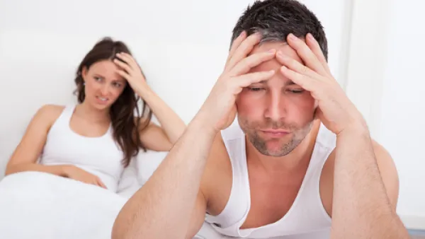 تظن معظم النساء أن القليل من المجهود في العلاقة الحميمة سيثير الزوج ويسعده