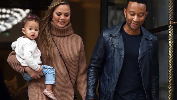 كريسي تيغن وجون ليجيند