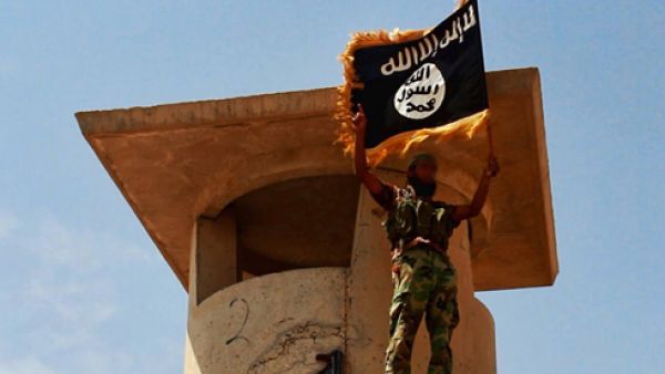 Daesh appears to intend to use citizens of Fallujah as human shields in future clashes with Iraqi militias. (AFP/File)