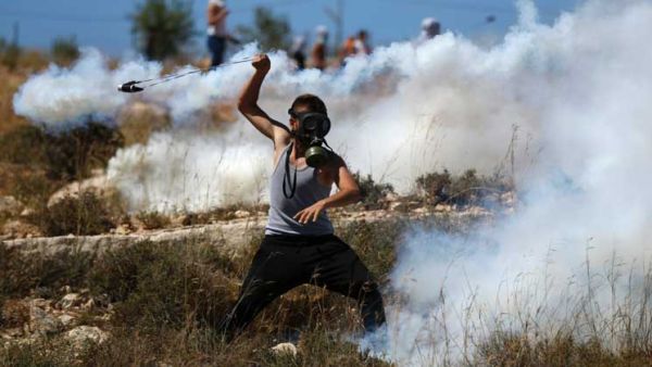 إصابة عشرات الفلسطينيين في مواجهات مع جيش الاحتلال شرقي القدس
