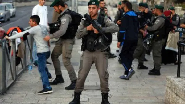 يعالون يدعو الضباط للجهر بآرائهم حتى اذا تعارضت مع آراء القيادة السياسية
