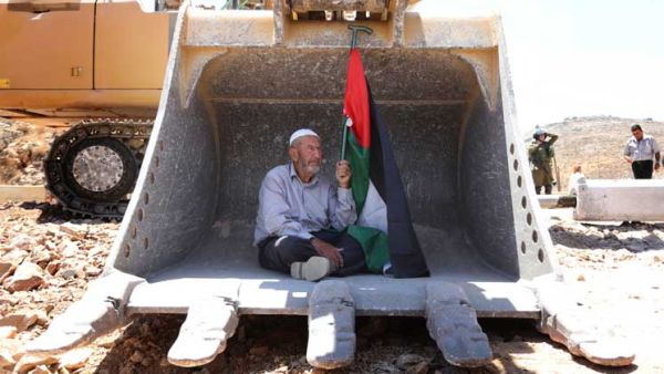 الاحتلال الإسرائيلي يفجر منزلاً قرب رام الله
