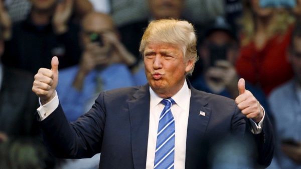 دونالد ترامب أشغل الصحافة بـ covfefe
