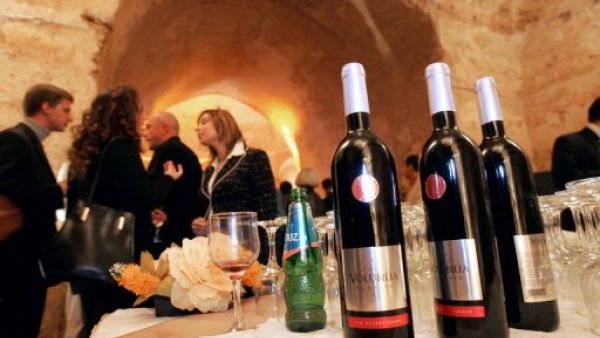 دبي:تقرر تخفيف قيود شراء"الخمر"في النهار خلال شهر رمضان