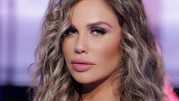 نيكول سابا تحتفل بعيد ميلاد شقيقتها (صورة)