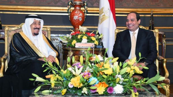 A handout picture released by the Egyptian Presidency on April 9, 2016 shows Egyptian President Abdel Fattah al-Sisi meeting with Saudi King Salman bin Abdulaziz at the Abdeen Palace in Cairo. (AFP/Stringer)