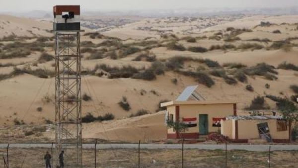 برج مراقبة للشرطة المصرية على الحدود بين سيناء وإسرائيل
