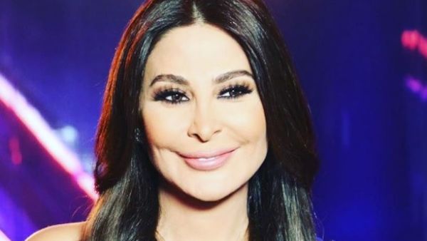 الفنانة إليسا