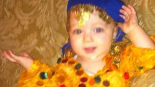أحمد زاهر يعرف جمهوره على ابنته الثالثة 