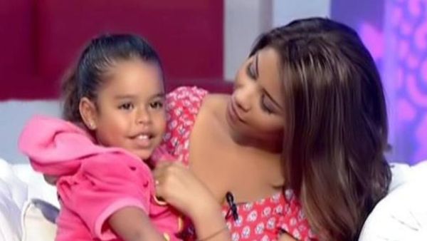 شيرين تخشى على ابنتيها في مصر