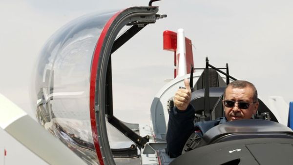 تركيا تقرر اعتقال الطيار السوري