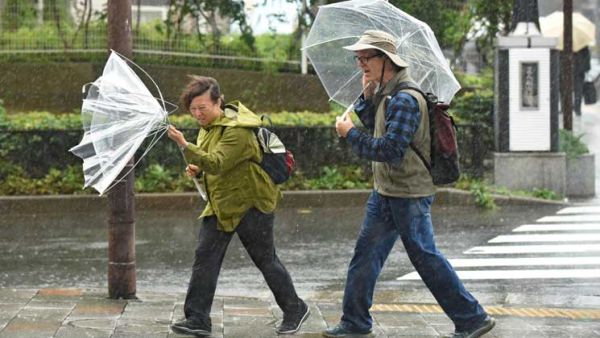 أصدرت وكالة الأرصاد الجوية تحذيرات من الأمطار الغزيرة والفيضانات 