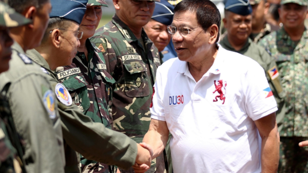 الالاف يحتشدون أمام البرلمان الفلبيني قبل الخطاب الأول لدوتيرتي حول حالة الأمة