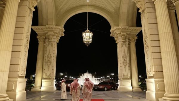 النائب العام السعودي يكشف تفاصيل جديدة عن محتجزي "الريتز"
