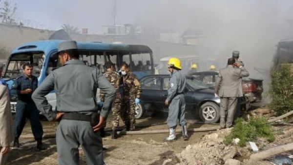 قوات أمن افغانية في موقع الانفجار بالعاصمة كابول
