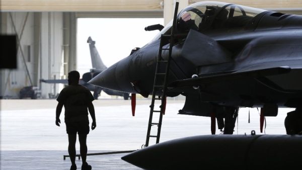 فرنسا تواصل غاراتها وسط تكثيف الجهود الدولية للقضاء على داعش