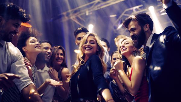 نجم كل السهرات مولود برج القوس الذي يمتلك موهبة في الوصول إلى الشهرة


