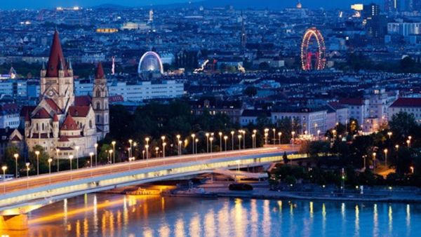 الوقائع حصلت نحو الساعة 23,35 في أحد أحياء فيينا السكنية 