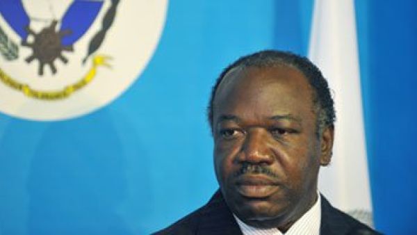 رئيس الجابون يخصص إرثه من تركة والده إلى شباب البلاد