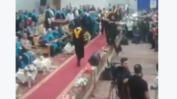 بعد حادثة البصق.. طالب جامعي اخر يضرب استاذه بالاردن