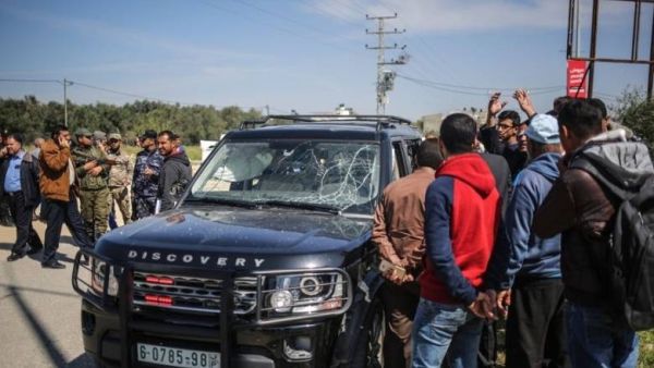 عبوة جانبية انفجرت في موكب الحمد الله لدى وصوله إلى قطاع غزة