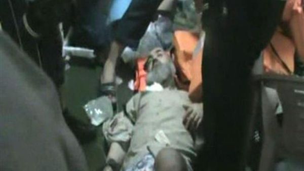 صورة ملتقطة عن تلفزيون تركي لاحد جرحى السفينة التركية المشاركة ضمن "اسطول الحرية"/أ.ف.ب