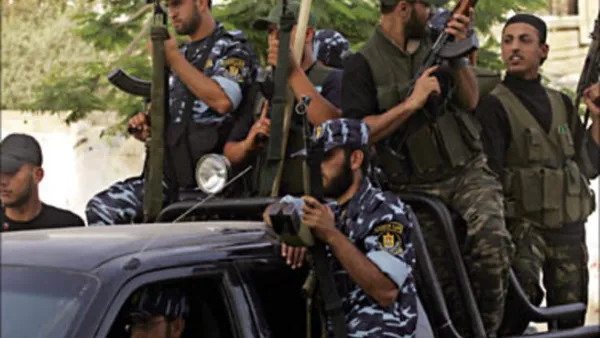 عناصر من الأجهزة الأمنية التابعة للحكومة المقالة في قطاع غزة