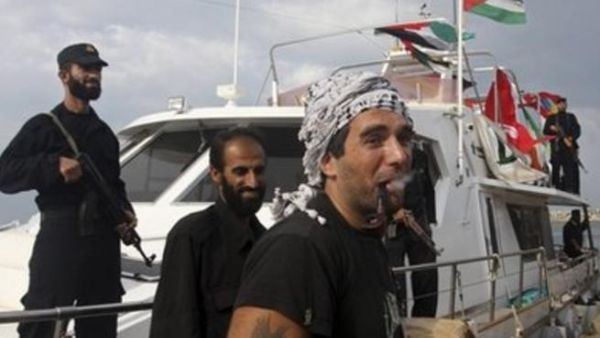 صورة ارشيفية لفيتوريو أريجوني في ميناء غزة 