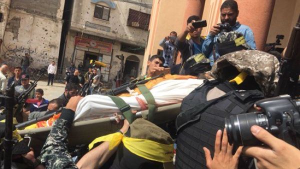 الفلسطينيون شيعوا 14 شهيداً السبت في حين عم الاضراب الشامل كافة الاراضي الفلسطينية حداداً