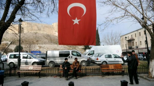 A Turkish flag is seen in the city of Gaziantep. (AFP/Ozan Kose)