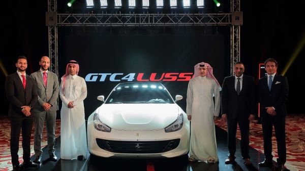 حفل تدشين لسيارة فيراري GTC4 لوسو في مدينة الرياض