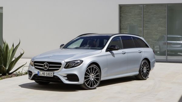 ستتوفر E-Class واجن بجميع محركات عائلة E-Class التي تشمل E200 و E200d و E220 و E220d و   E250 و E400 مع خيار الدفع الرباعي و E43 التي توفر نفس الخيار