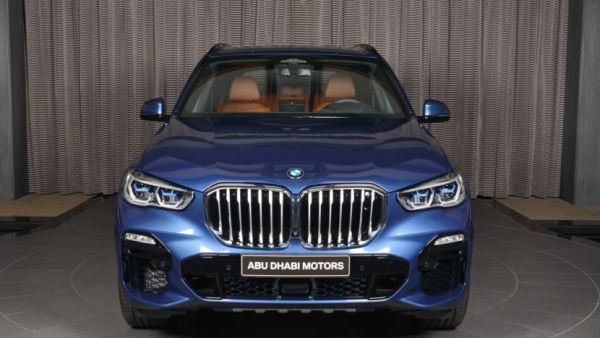 نسخة خاصة من سيارة BMW X5 50i 2019 في أبوظبي