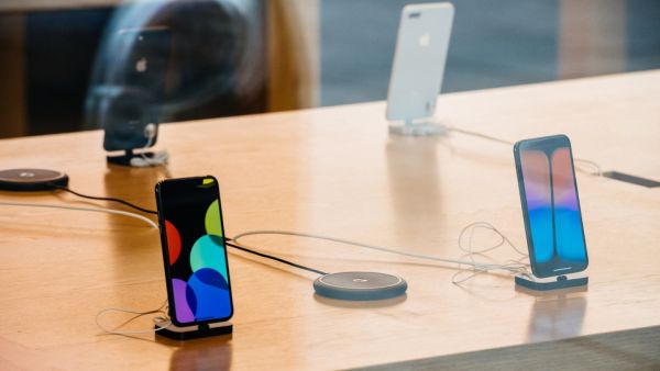 أبل تلغي رسميًا منصة الشحن اللاسلكية AirPower