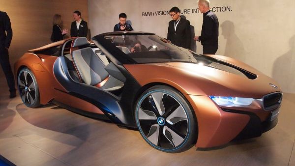 سيارة بي ام دبليو i8