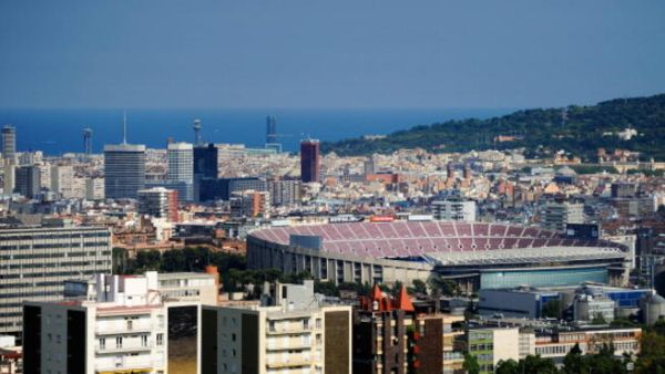 تستفيد برشلونة من دون شك من كونها سوقا عالمية، تلقى رواجا كبيرا من مواطني الشرق الأوسط وروسيا ودول أوروبا