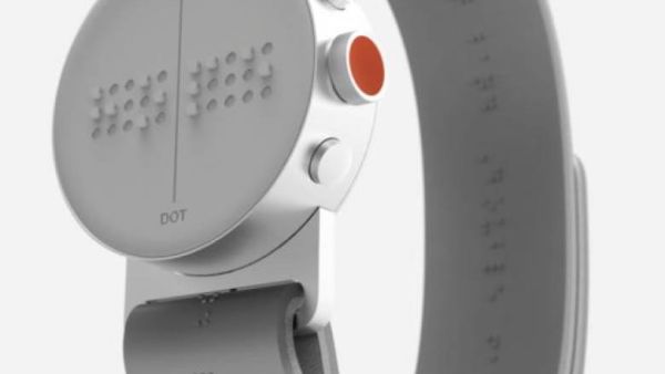 تعتمد ساعة دوت «Dot» الذكية الجديدة، على طريقة «بريل» التقليدية، مع واجهة تمتلك عددًا من النقاط البارزة لتوصيل الرسائل والإرشادات لمرتديها