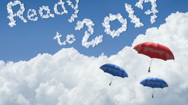 تعد فترة نهاية العام مرهقة لكل من الموظفين وأصحاب العمل على حد سواء، إلا أنه يمكن تحويلها إلى مرحلة مثمرة تدفع الجميع نحو النجاح