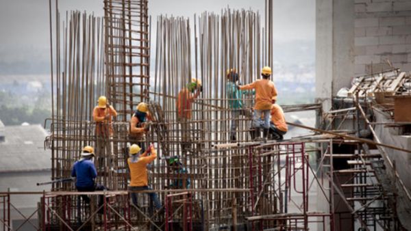 Saudi construction industry has witnessed a boom in contract awards and ongoing construction activities Saudi construction industry has witnessed a boom in contract awards and ongoing construction activities