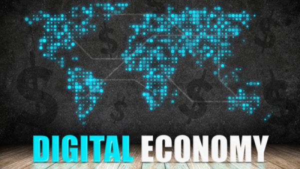 أكد أن تونس ترنو إلى توفير ما لا يقل عن 100 ألف فرصة عمل في أفق 2020