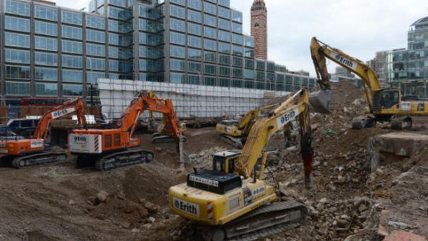 تخطط الحكومة المصرية لطرح ما بين 8 و10 مشروعات في قطاعات البنية التحتية بنظام المشاركة مع القطاع الخاص باستثمارات متوقعة تزيد على 20 مليار جنيه (3 مليارات دولار)