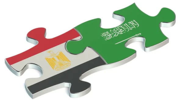 أعلن مجلس الوزراء المصري لأول مرة موافقته على اتفاق المنحة بين مصر والسعودية بقيمة 2.5 مليار دولار لتعزيز برنامج الاقتصاد المصري